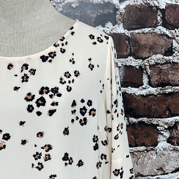 Anthropologie Tina Jo Top Blouse Pink Cheetah Leopard Flare Sleeve Size Small - Picture 4 of 10